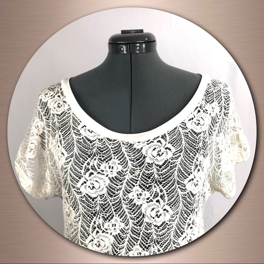 charlotte Russe Sexy Ivory Lace Front Top - Picture 4 of 8
